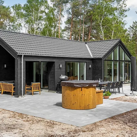 Holiday home 4 Bedroom Lovely In Nexo