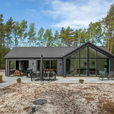 4 Bedroom Lovely In Holiday home *