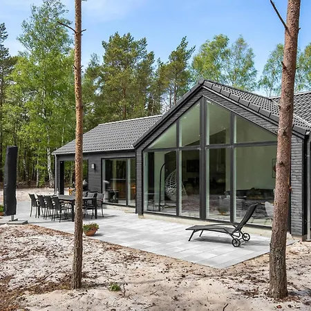 4 Bedroom Lovely In