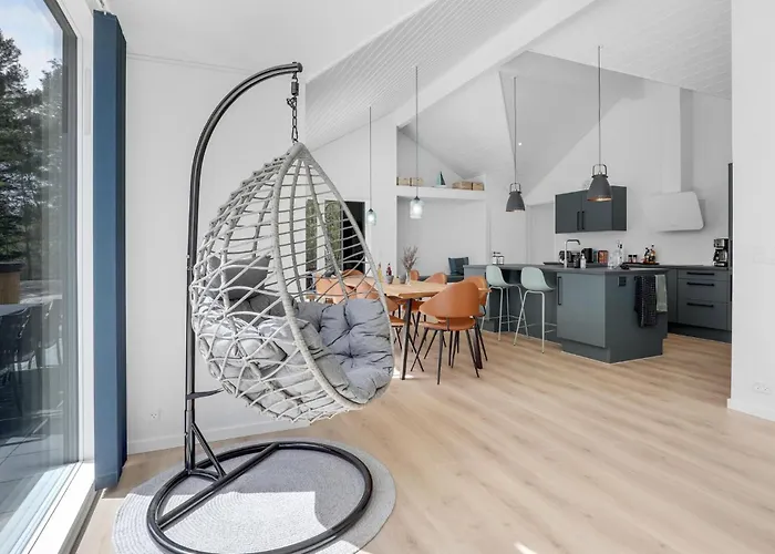 別荘 4 Bedroom Lovely In